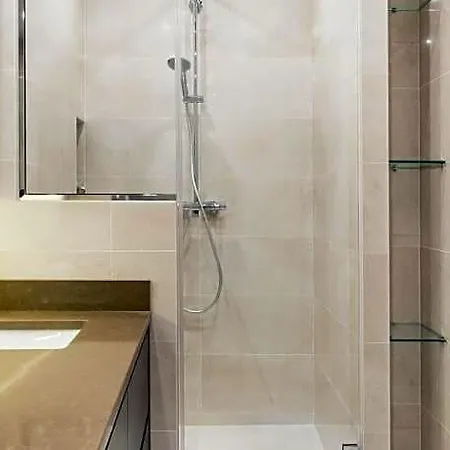 Luxury Louvre Ii 4*