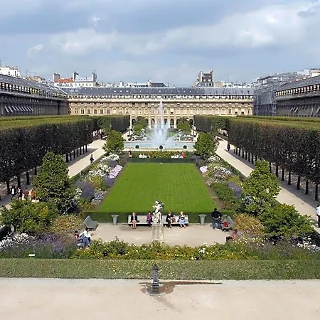 ホテル Luxury Louvre Ii